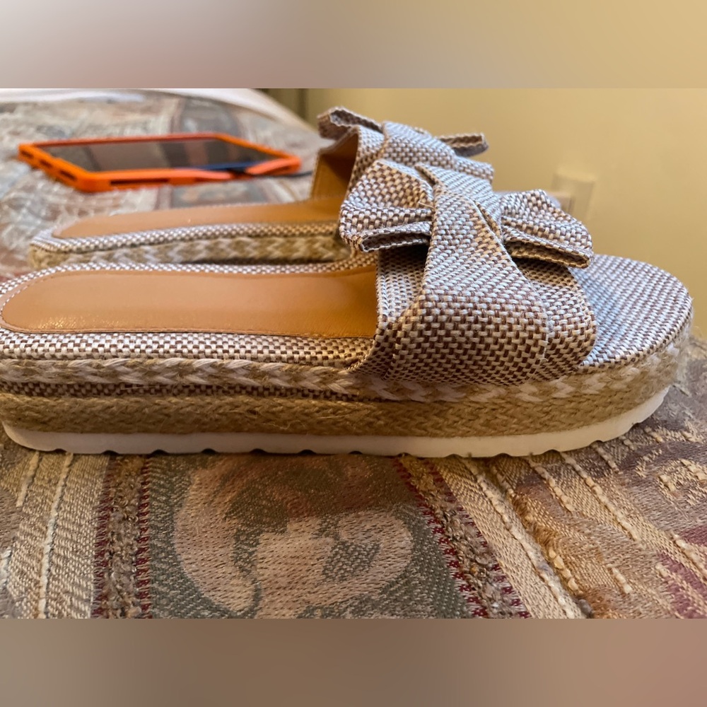 Sandals - Picture 3 of 4